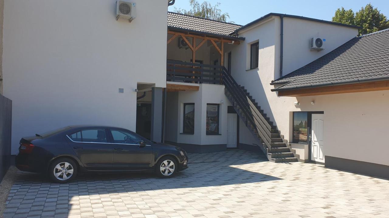 Bfg Apartman Eger Exterior photo